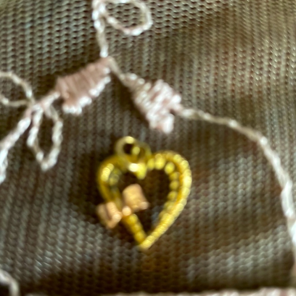 14 k gold heart and bow charm new